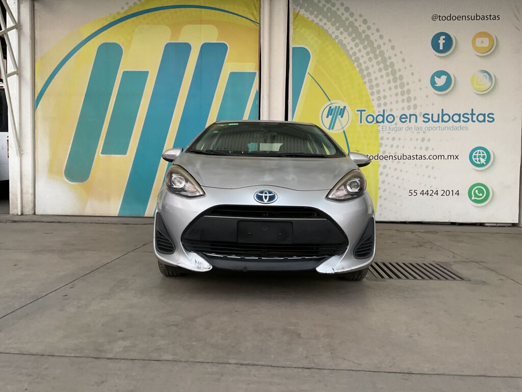 Toyota Prius 2019 5p C Hibrido L4/1.5/Aut 2019 Toyota Prius Venta Exteriores 2