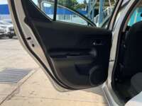 Toyota Prius 2020 5p C Híbrido L4/1.5 Aut  2020 Toyota Prius Venta Interiores 22