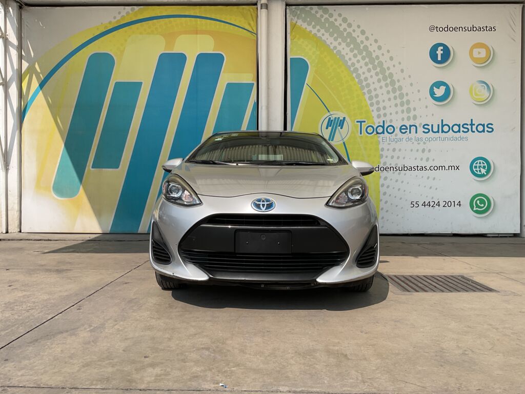 Toyota Prius 2019 5p C Hibrido L4/1.5/Aut 2019 Toyota Prius Venta Exteriores 2