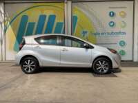 Toyota Prius 2019 5p C Hibrido L4/1.5/Aut 2019 Toyota Prius Venta Exteriores 4