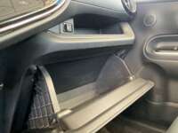 Toyota Prius 2019 5p C Hibrido L4/1.5/Aut 2019 Toyota Prius Venta Interiores 16