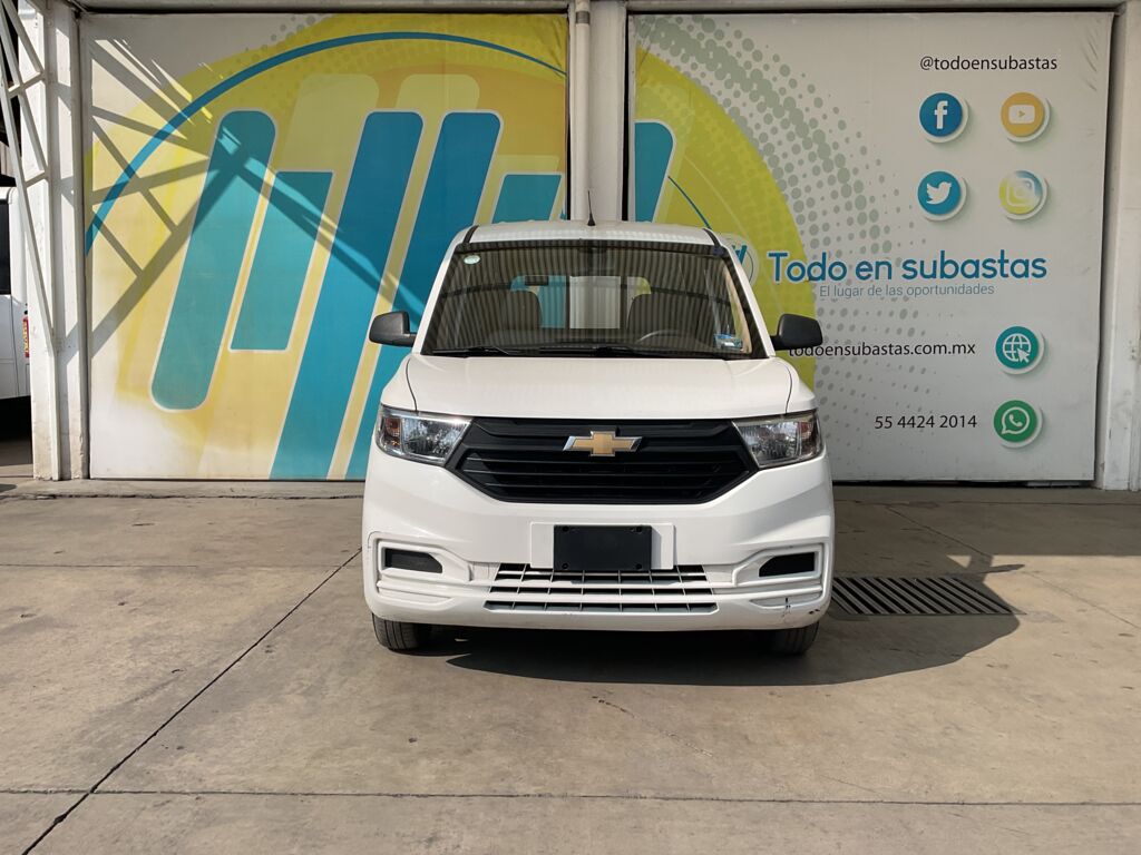 Chevrolet Tornado 2023 5p Van LS L4/1.5 Man 2023 Chevrolet Tornado Venta Exteriores 2