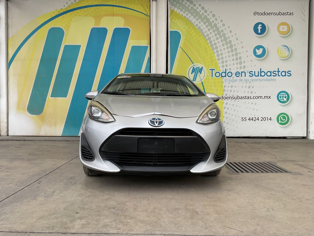 Toyota Prius 2019 5p C Hibrido L4/1.5/Aut 2019 Toyota Prius Venta Exteriores 2