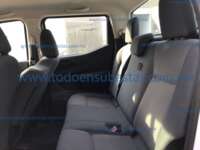Nissan NP300 Doble Cabina 2020 4p S L4/2.5 Man A/A 2020 Nissan NP300 Doble Cabina Ingreso Interiores 11