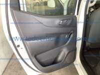 Nissan NP300 Doble Cabina 2020 4p S L4/2.5 Man A/C 2020 Nissan NP300 Doble Cabina Ingreso Interiores 16