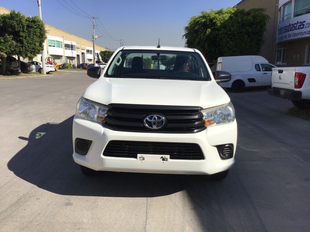 Toyota Hilux 2020 2p Cabina Sencilla L4/2.7 Man 2020 Toyota Hilux Venta Exteriores 2