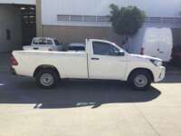 Toyota Hilux 2020 2p Cabina Sencilla L4/2.7 Man 2020 Toyota Hilux Venta Exteriores 4