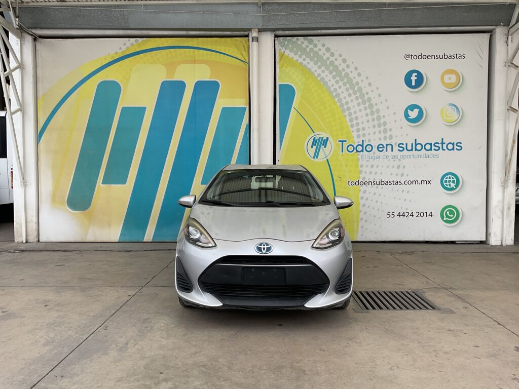 Toyota Prius 2019 5p C Hibrido L4/1.5/Aut 2019 Toyota Prius Venta Exteriores 2