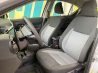 Toyota Prius 2019 5p C Hibrido L4/1.5/Aut 2019 Toyota Prius Venta Interiores 18