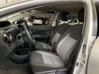 Toyota Prius 2019 5p C Hibrido L4/1.5/Aut 2019 Toyota Prius Venta Interiores 21