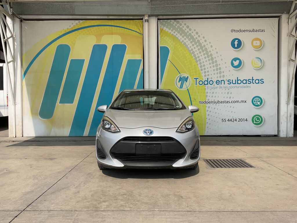 Toyota Prius 2019 5p C Hibrido L4/1.5/Aut 2019 Toyota Prius Venta Exteriores 2