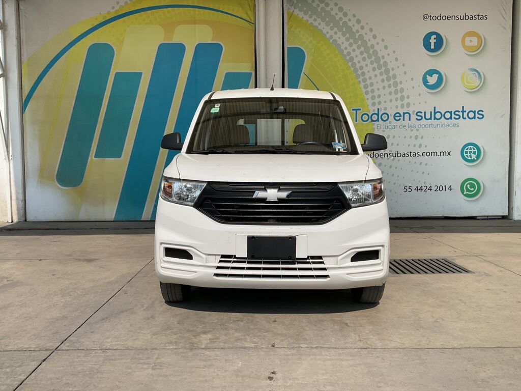 Chevrolet Tornado 2023 5p Van LS L4/1.5 Man 2023 Chevrolet Tornado Venta Exteriores 2