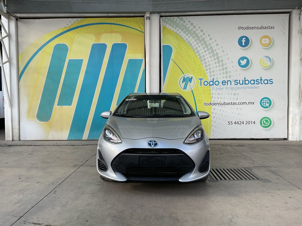 Toyota Prius 2018 5p C Híbrido L4/1.5 Aut 2018 Toyota Prius Venta Exteriores 2