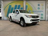 Mitsubishi L200 2019 4p Doble Cabina L4/2.4 Man 2WD 2019 Mitsubishi L200 Venta Exteriores 3