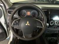 Mitsubishi L200 2019 4p Doble Cabina L4/2.4 Man 2WD 2019 Mitsubishi L200 Venta Interiores 1