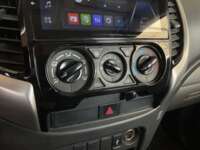 Mitsubishi L200 2019 4p Doble Cabina L4/2.4 Man 2WD 2019 Mitsubishi L200 Venta Interiores 7