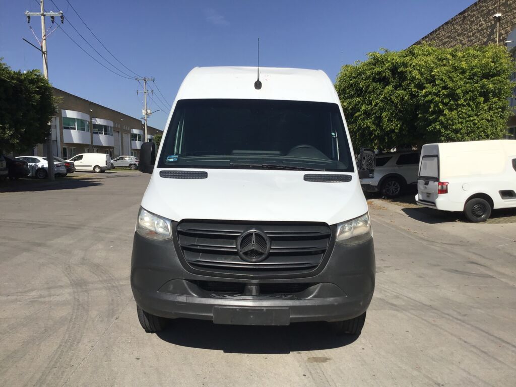 Mercedes-Benz Sprinter 2021 5p 311 Mediana Básico A/A L4/2.14/TDI Man 2021 Mercedes-Benz Sprinter Venta Exteriores 2