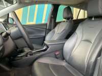 Toyota Prius 2022 5p Premium SE HEV L4/1.8 Aut 2022 Toyota Prius Venta Interiores 19