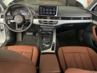 Audi A4 2022 4p Sedán 40 Select Mild Hybrid L4/2.0/T S-Tronic 2022 Audi A4 Venta Interiores 4