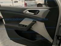 Volkswagen Taigun 2023 5p Comfortline L4/1.0/T Tiptronic 2023 Volkswagen Taigun Ingreso Interiores 3