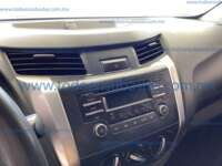 Nissan NP300 Frontier 2021 4p DC Diesel L4/2.5/T 4x4 Man 2021 Nissan NP300 Frontier Ingreso Interiores 8