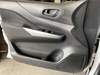 Nissan NP300 Frontier 2021 4p DC Diesel L4/2.5/T 4x4 Man 2021 Nissan NP300 Frontier Venta Interiores 18