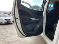 Nissan NP300 Frontier 2021 4p DC Diesel L4/2.5/T 4x4 Man 2021 Nissan NP300 Frontier Venta Interiores 20