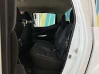 Nissan NP300 Frontier 2021 4p DC Diesel L4/2.5/T 4x4 Man 2021 Nissan NP300 Frontier Venta Interiores 21