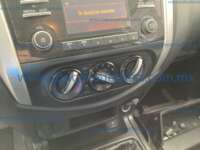 Nissan NP300 Doble Cabina 2020 4p SE L4/2.5 Man A/A Paq. Seg 2020 Nissan NP300 Doble Cabina Ingreso Interiores 10