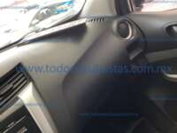 Nissan NP300 Doble Cabina 2020 4p SE L4/2.5 Man A/A Paq. Seg 2020 Nissan NP300 Doble Cabina Ingreso Interiores 19