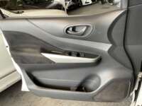 Nissan NP300 Doble Cabina 2020 4p SE L4/2.5 Man A/A Paq. Seg 2020 Nissan NP300 Doble Cabina Venta Interiores 13