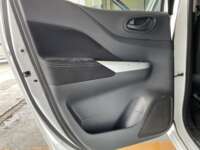 Nissan NP300 Doble Cabina 2020 4p SE L4/2.5 Man A/A Paq. Seg 2020 Nissan NP300 Doble Cabina Venta Interiores 15