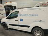 Peugeot Partner 2019 5p L4/1.6/T Diesel Man       2019 Peugeot Partner Ingreso Exteriores 7