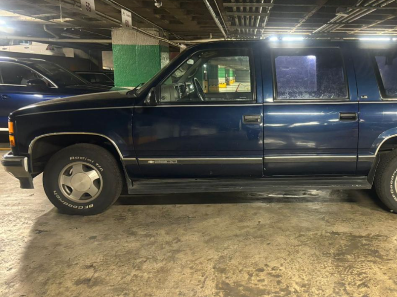 Chevrolet Suburban 1998 5p Cheyenne Tela Aut A/A 1998 Chevrolet Suburban Venta Exteriores 2