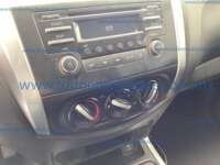 Nissan NP300 Frontier 2020 4p XE L4/2.5 Man 2020 Nissan NP300 Frontier Ingreso Interiores 9