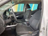 Nissan NP300 Frontier 2020 4p XE L4/2.5 Man 2020 Nissan NP300 Frontier Venta Interiores 16