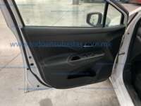 Nissan Versa 2021 4p Sense L4/1.6 Aut IMG_8876