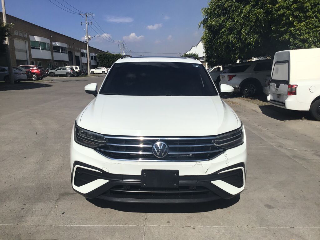 Volkswagen Tiguan 2024 5p Comfortline L4/1.4/T DSG 2024 Volkswagen Tiguan Venta Exteriores 2