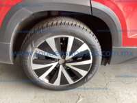 Volkswagen Taos 2024 5p Highline L4/1.4/T Tiptronic IMG_8823