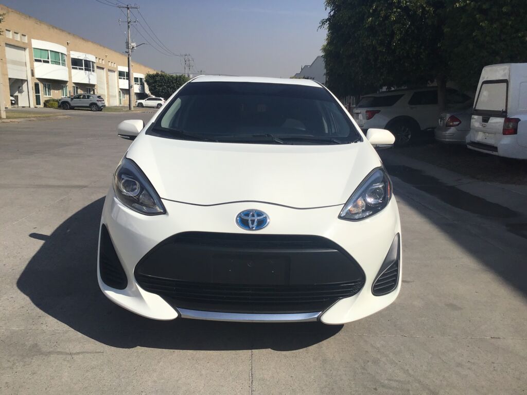 Toyota Prius 2021 5p C Híbrido L4/1.5 Aut 2021 Toyota Prius Venta Exteriores 2