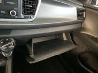 Kia Rio 2021 4p Sedán L L4/1.6 Aut  2021 Kia Rio Venta Interiores 14