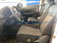 Mitsubishi L200 2022 4p GLS Doble Cabina L4/2.5/T Diesel Man 4X4 2022 Mitsubishi L200 Ingreso Interiores 1
