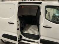 Peugeot Partner 2021 5p L4/1.6/T Diesel Man 2021 Peugeot Partner Venta Interiores 13