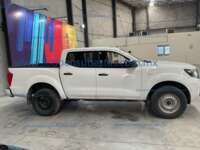 Nissan NP300 Frontier 2021 4p SE L4/2.5 Man 2021 Nissan NP300 Frontier Ingreso Exteriores 4
