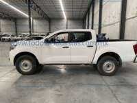 Nissan NP300 Frontier 2021 4p SE L4/2.5 Man 2021 Nissan NP300 Frontier Ingreso Exteriores 8