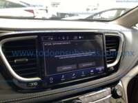 Chrysler Pacifica 2022 5p Limited L6/3.6 Aut 2022 Chrysler Pacifica Ingreso Interiores 9