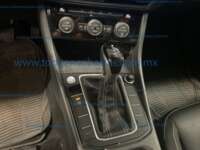 Volkswagen Jetta 2024 4p Sportline L4/1.4/T Tiptronic IMG_9655