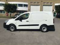 Peugeot Partner 2019 5p L4/1.6/T Diesel Man       2019 Peugeot Partner Venta Exteriores 8