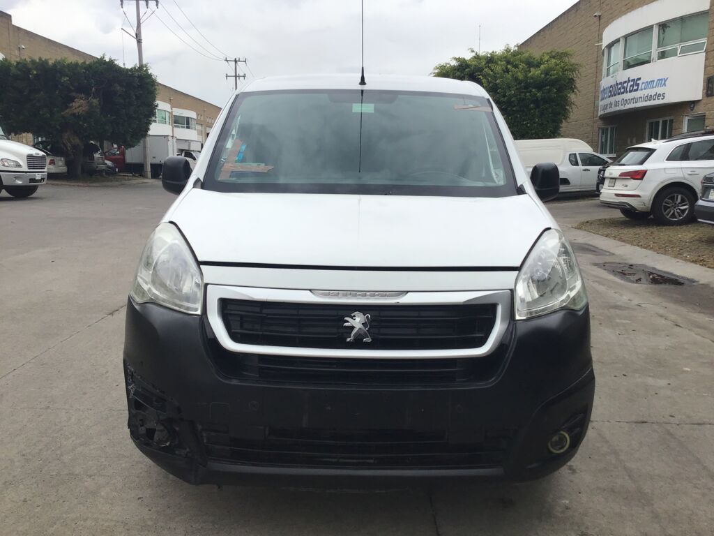 Peugeot Partner 2019 5p L4/1.6/T Diesel Man       2019 Peugeot Partner Venta Exteriores 2