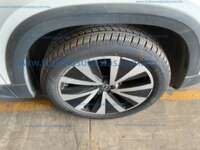 Volkswagen Taos 2024 5p Highline L4/1.4/T Tiptronic IMG_5505